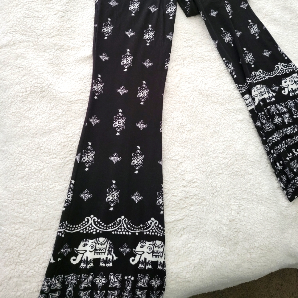 Black Flare design stretch leggings